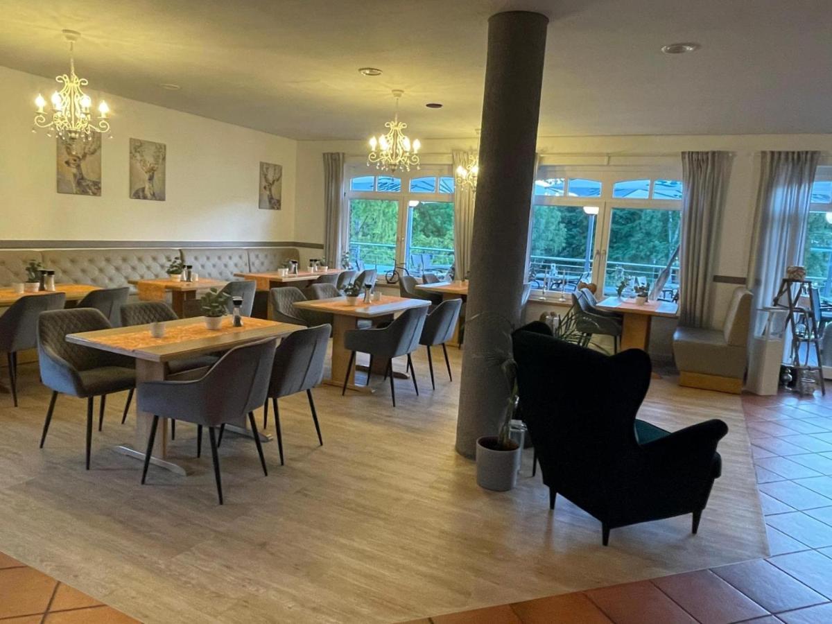 Hotel Und Restaurant Zum Bunten Hirsch Mirow Luaran gambar